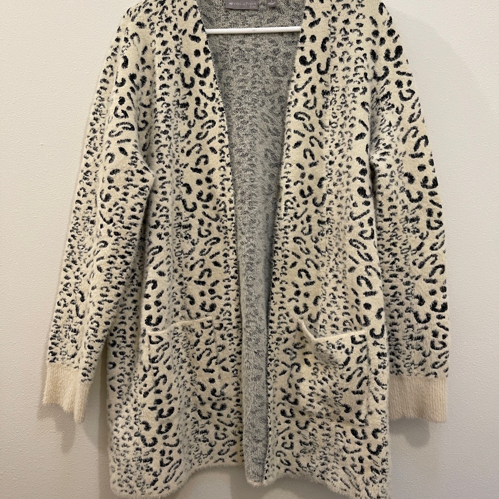 Chic Leopard Print Open Cardigan